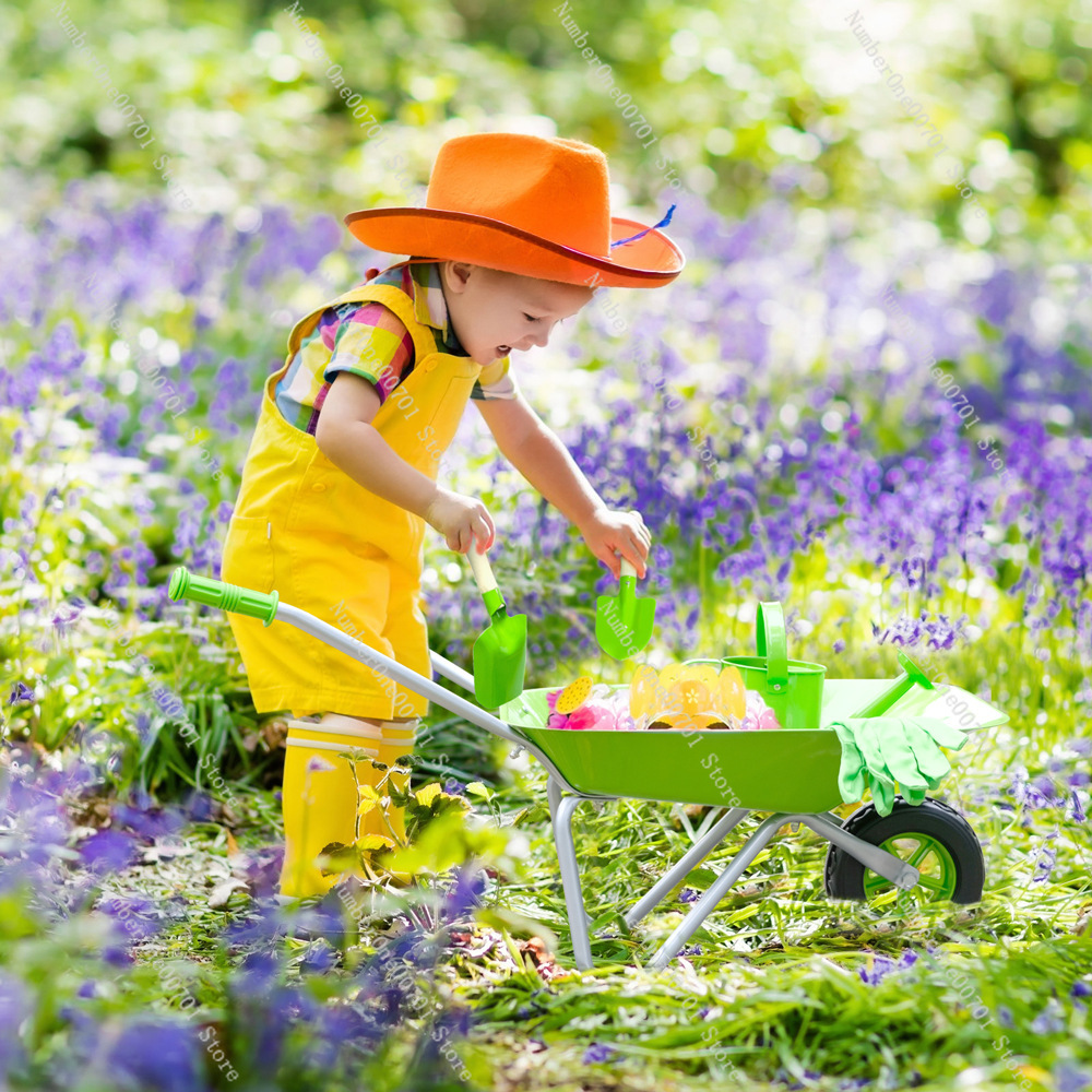 عربة يدوية خضراء للأطفال للعب  - مراجعة Kids Outdoor Playset وسعره