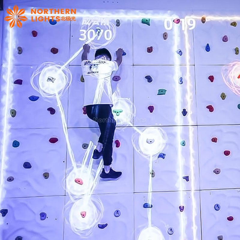 ألعاب تسلق تفاعلية للأطفال في  - مراجعة Kids Outdoor Climbing Wall وسعره